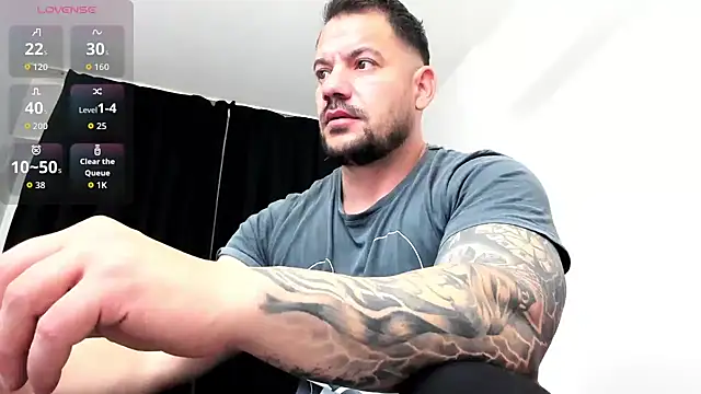 Snapshot of musclemonster31 chatting on November 29, 2025, 6:38 am musclemonster31 online show from November 29, 2025, 6:38 am