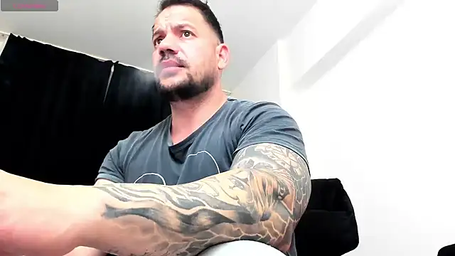 Snapshot of musclemonster31 chatting on November 30, 2025, 10:25 pm musclemonster31 online show from November 30, 2025, 10:25 pm