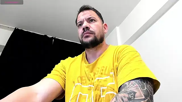 Snapshot of musclemonster31 chatting on December 15, 2025, 11:25 am musclemonster31 online show from December 15, 2025, 11:25 am