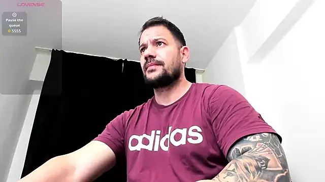 Snapshot of musclemonster31 chatting on December 20, 2025, 9:00 pm musclemonster31 online show from December 20, 2025, 9:00 pm