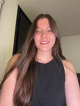 AmelieLaurent  online show from January 11, 2026, 4:28 am