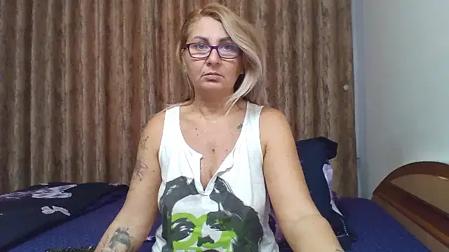 Snapshot of PussyEvely chatting on November 14, 2025, 6:23 am PussyEvely online show from November 14, 2025, 6:23 am