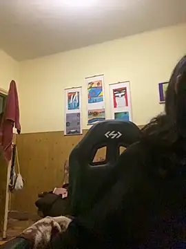 calliemaggotbone online show from November 4, 2025, 4:44 am