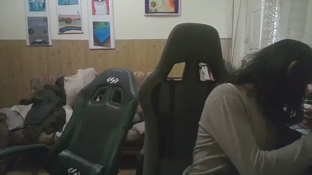 calliemaggotbone online show from November 7, 2025, 10:59 am