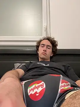 meilleurmodele online show from November 11, 2025, 7:58 pm