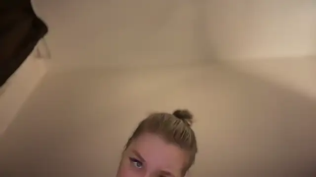 Isabel-Bailey online show from January 3, 2025, 9:57 pm