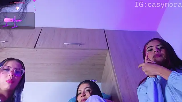 Cuteprincess21 online show from March 19, 2026, 1:31 am