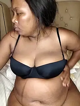 Snapshot of makaviwe chatting on January 24, 2025, 6:04 pm makaviwe online show from January 24, 2025, 6:04 pm