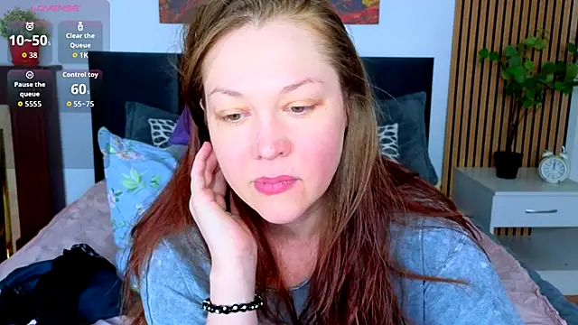 CutieGinger online show from November 26, 2025, 3:24 pm