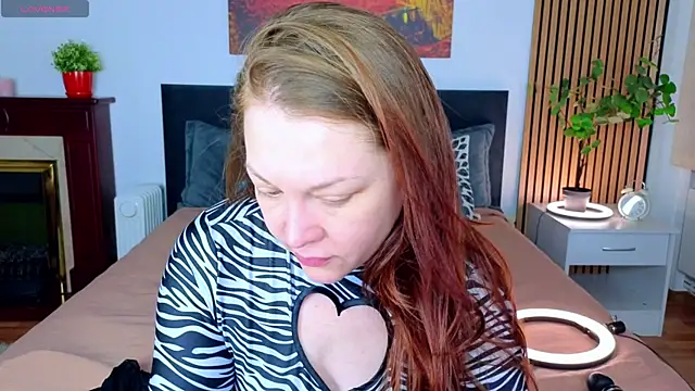 CutieGinger online show from December 4, 2025, 3:10 pm