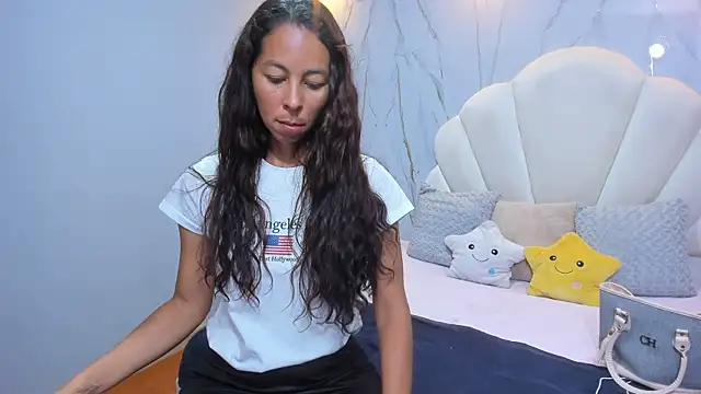 Snapshot of Rosalinda_Cortez chatting on December 20, 2024, 4:04 pm Rosalinda Cortez online show from December 20, 2024, 4:04 pm