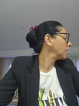 bruneta sexy23 online show from May 17, 2026, 6:59 pm