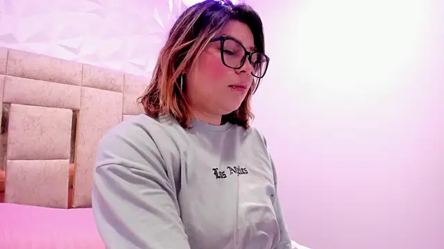 PauletteJ online show from January 10, 2025, 11:54 am