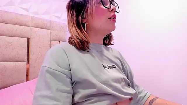 PauletteJ online show from January 10, 2025, 2:55 pm