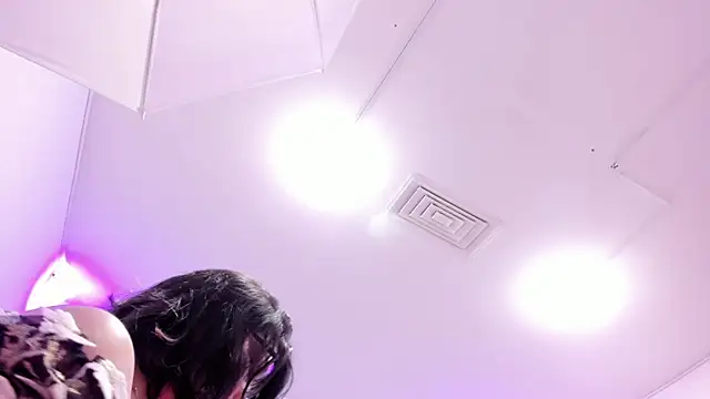 PauletteJ online show from December 3, 2025, 11:52 am