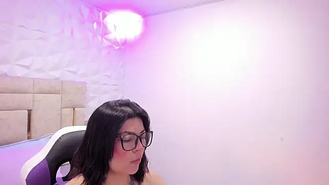 PauletteJ online show from December 18, 2025, 12:00 pm