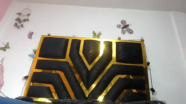 Helennahot online show from October 18, 2025, 6:30 pm