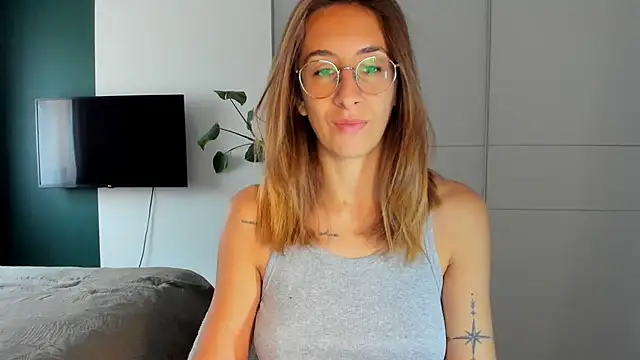 DesireMore90 online show from October 5, 2025, 10:57 am