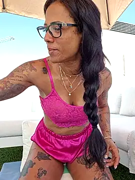 Allana Squirt online show from June 16, 2026, 8:39 am