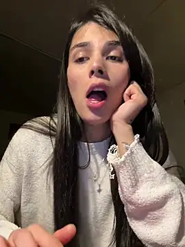Snapshot of LittleePrincess chatting on March 5, 2025, 10:21 pm LittleePrincess online show from March 5, 2025, 10:21 pm
