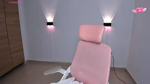 emily villamil online show from February 15, 2025, 11:36 pm