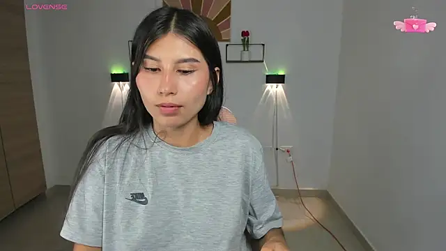 emily villamil online show from October 6, 2025, 9:23 pm