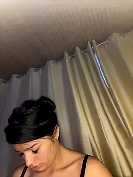 Snapshot of AgathaGeorgiou chatting on November 24, 2025, 10:42 pm AgathaGeorgiou online show from November 24, 2025, 10:42 pm