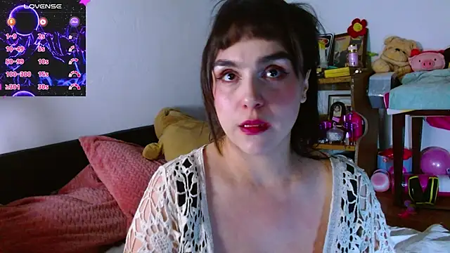 Snapshot of collette_beaufoy_ chatting on July 17, 2026, 7:59 am collette beaufoy online show from July 17, 2026, 7:59 am