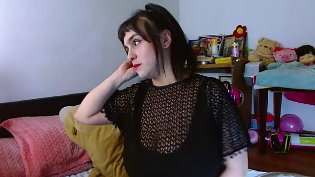 Snapshot of collette_beaufoy_ chatting on July 18, 2026, 12:15 am collette beaufoy online show from July 18, 2026, 12:15 am