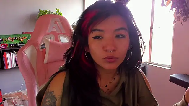 annie walker6 online show from December 15, 2025, 6:45 pm