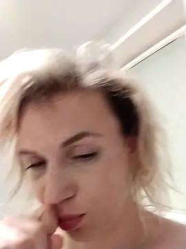 Snapshot of Linda_Gregory chatting on September 29, 2025, 11:31 pm Linda Gregory online show from September 29, 2025, 11:31 pm