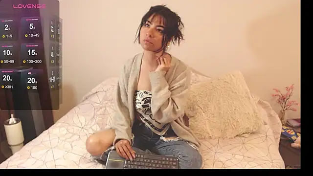 alice middlee online show from November 19, 2025, 2:50 pm