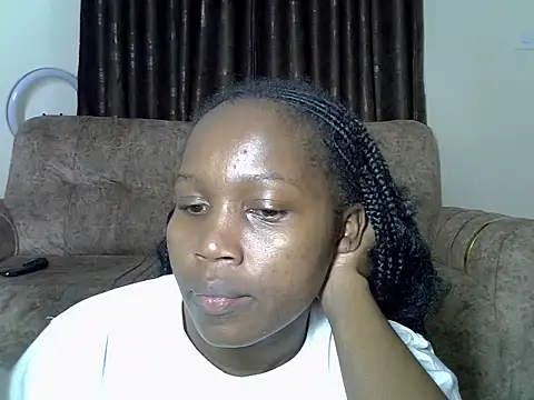 Snapshot of AurelAda chatting on January 16, 2026, 12:25 am AurelAda online show from January 16, 2026, 12:25 am