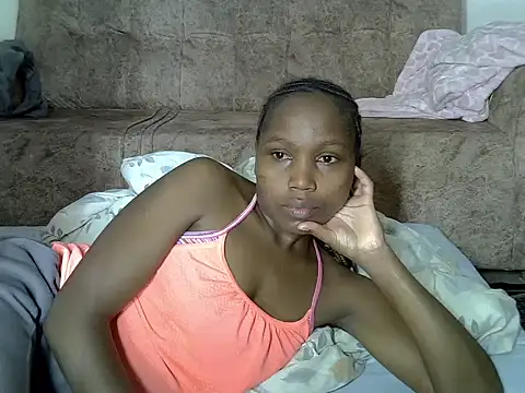 Snapshot of AurelAda chatting on February 11, 2026, 10:42 am AurelAda online show from February 11, 2026, 10:42 am