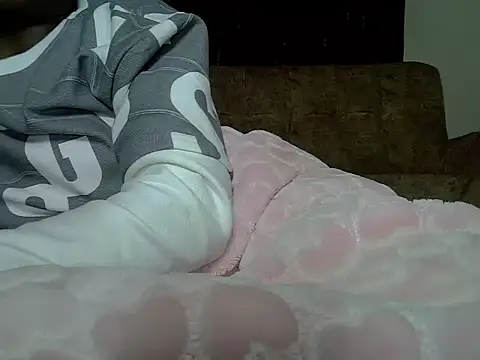 Snapshot of AurelAda chatting on February 27, 2026, 12:43 am AurelAda online show from February 27, 2026, 12:43 am