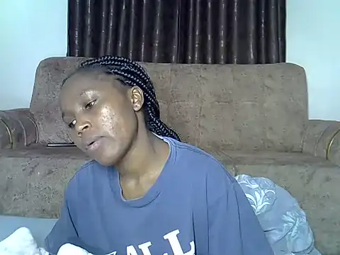 Snapshot of AurelAda chatting on June 11, 2026, 8:23 am AurelAda online show from June 11, 2026, 8:23 am
