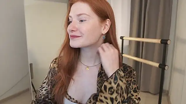 Snapshot of FiaMoor chatting on October 16, 2025, 12:06 pm FiaMoor online show from October 16, 2025, 12:06 pm