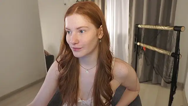 Snapshot of FiaMoor chatting on November 1, 2025, 10:50 am FiaMoor online show from November 1, 2025, 10:50 am