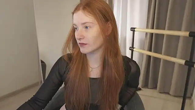 Snapshot of FiaMoor chatting on November 8, 2025, 11:32 am FiaMoor online show from November 8, 2025, 11:32 am