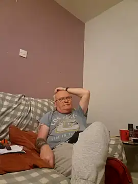 FriendlyDave online show from February 9, 2025, 11:15 pm