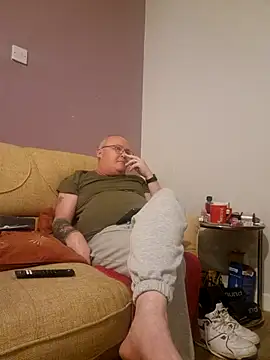 FriendlyDave online show from March 5, 2025, 9:15 pm