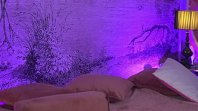 YamiraKim online show from November 8, 2025, 7:01 pm