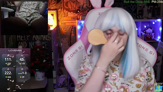 ShiroiFubuki online show from December 12, 2024, 5:48 pm