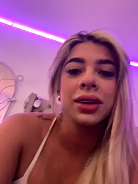 Snapshot of Zoevegass chatting on September 11, 2025, 4:18 pm Zoevegass online show from September 11, 2025, 4:18 pm