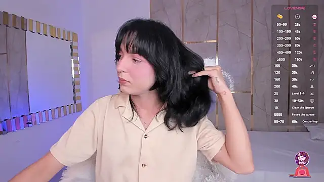 Jiggly   online show from March 25, 2026, 4:51 am