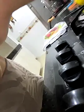 lupyta20 online show from September 18, 2025, 11:34 am