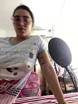 Lia flowers online show from December 18, 2024, 11:30 pm