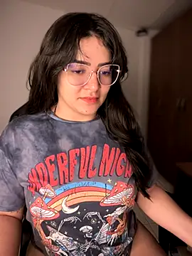 Snapshot of Lia_flowers chatting on November 3, 2025, 5:09 am Lia flowers online show from November 3, 2025, 5:09 am