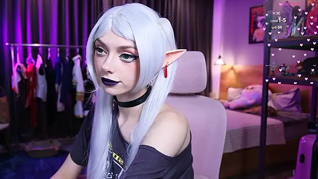 HolliWould  online show from February 26, 2026, 10:58 am