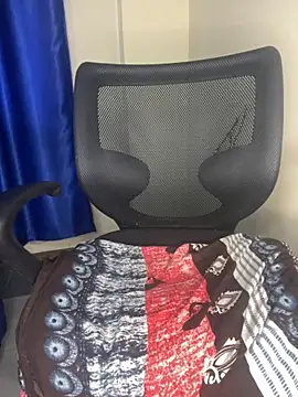 Snapshot of sweetestval chatting on November 18, 2025, 11:03 am sweetestval online show from November 18, 2025, 11:03 am